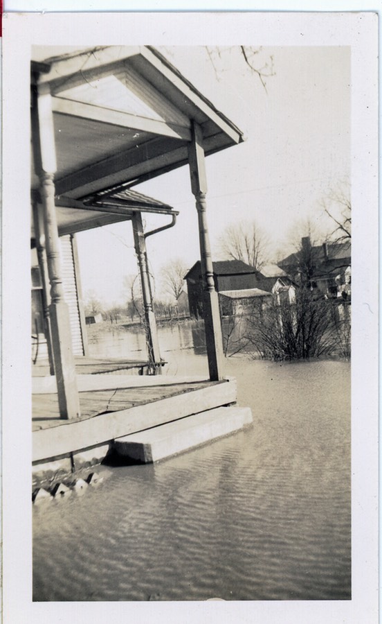 PIC_321-GreenCamp-Hook-Longnecker-House-1940s?