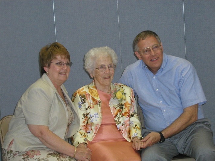 Aunt Lola 90 12.30.2002 136